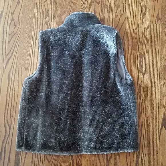 Cute BETSEY JOHNSON Furry vest - Picture 5 of 5